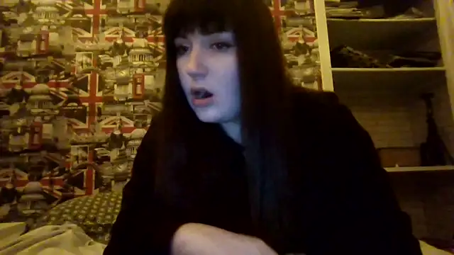 Lynylou online show from November 2025 08:09:02 PM