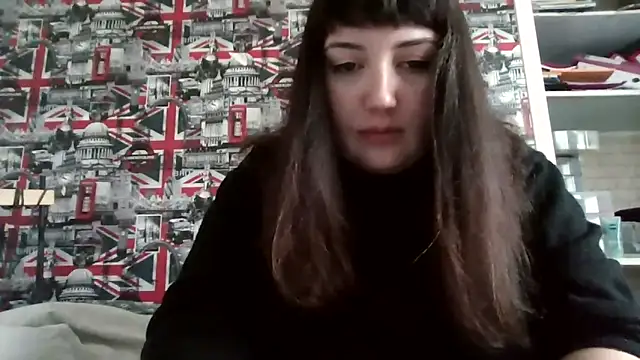 Lynylou online show from October 2025 01:56:01 PM