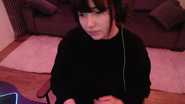 Lynylou online show from January 2025 09:30:02 PM