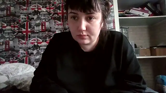 Lynylou online show from October 2025 01:47:01 PM