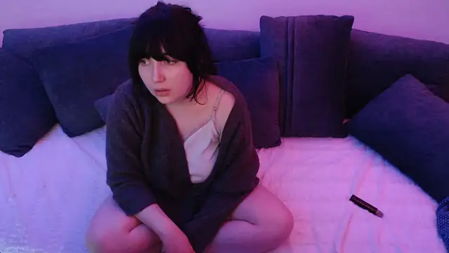 Lynylou online show from January 2025 04:00:02 PM