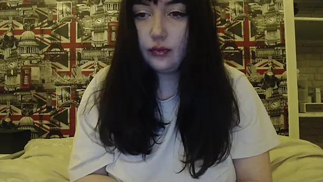 Lynylou online show from February 2026 03:15:01 AM