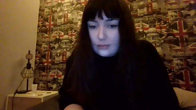 Lynylou online show from December 2025 08:02:02 PM