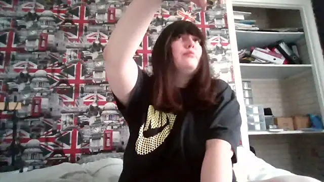 Lynylou online show from September 2025 04:14:01 PM