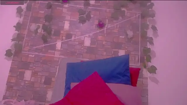 CrazyRousex online show from November 2025 03:40:02 PM