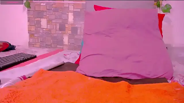 CrazyRousex online show from April 2026 01:51:01 PM