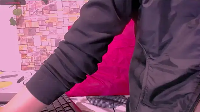 CrazyRousex online show from February 2026 02:50:01 PM