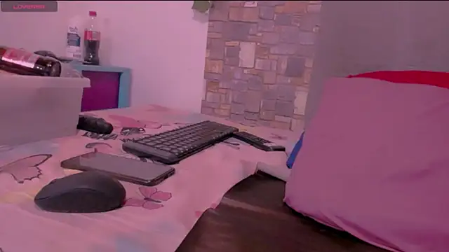 CrazyRousex online show from December 2025 04:55:02 PM