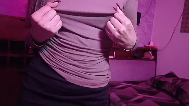 Snapshot of MidnightFlame chatting on October 2025 12:39:01 PM MidnightFlame online show from October 2025 12:39:01 PM