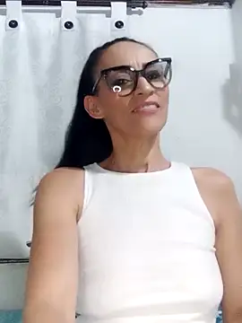 Snapshot of BarbaraMature chatting on November 2025 03:59:02 PM BarbaraMature online show from November 2025 03:59:02 PM