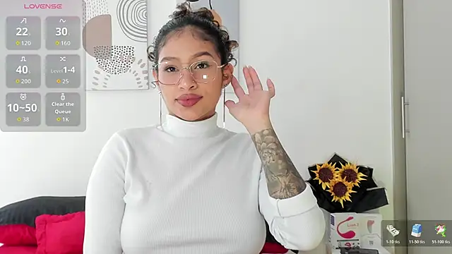 SeleneClark online show from October 2025 07:37:01 PM