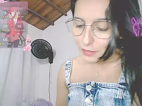 Snapshot of tifany19_ chatting on October 2025 01:41:02 AM tifany19 online show from October 2025 01:41:02 AM