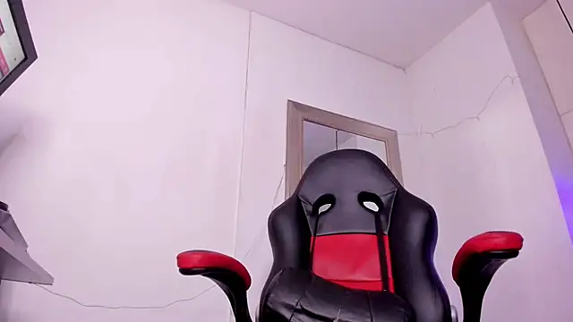 Snapshot of angel_hardy_dl chatting on November 2025 10:48:02 AM angel hardy dl online show from November 2025 10:48:02 AM