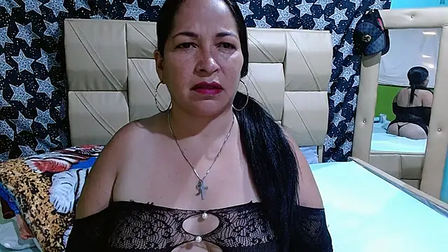 Stefanny Taylor  online show from January 2026 06:03:02 PM