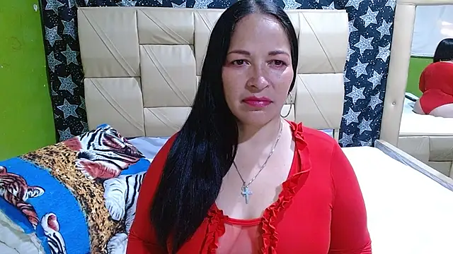 Stefanny Taylor  online show from February 2026 05:04:01 PM