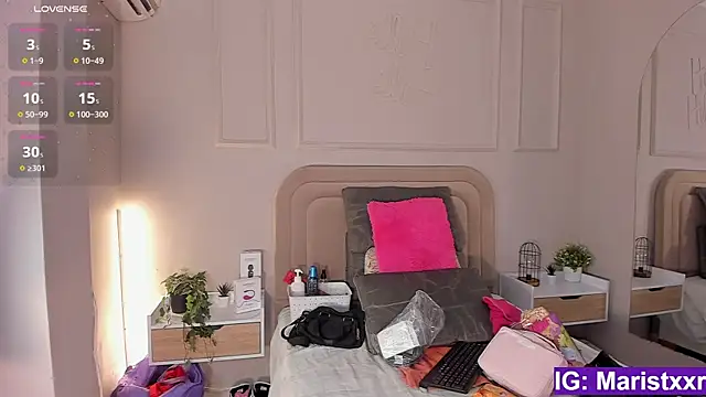 Maristxxr online show from September 2025 07:46:02 PM