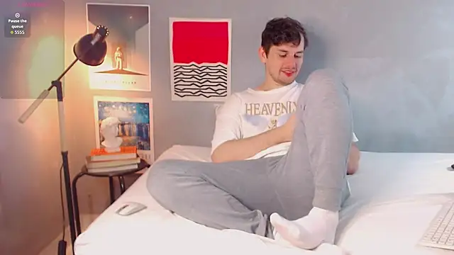 Elio555 online show from November 2025 08:24:02 PM