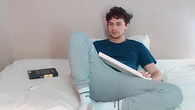 Elio555 online show from February 2025 12:41:01 AM