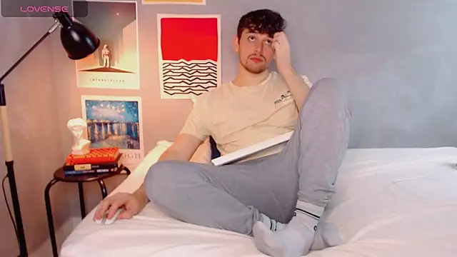 Elio555 online show from October 2025 06:52:02 PM