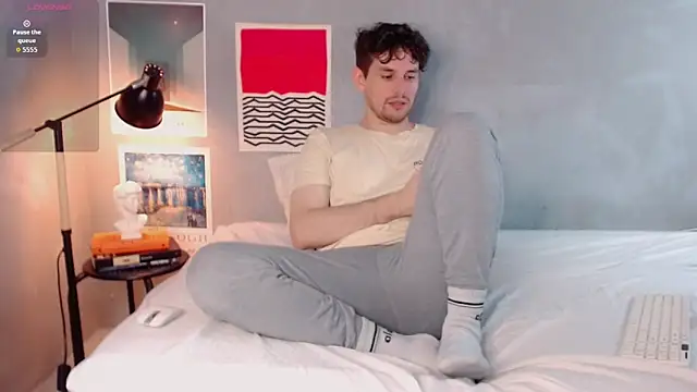 Elio555 online show from November 2025 08:31:02 PM