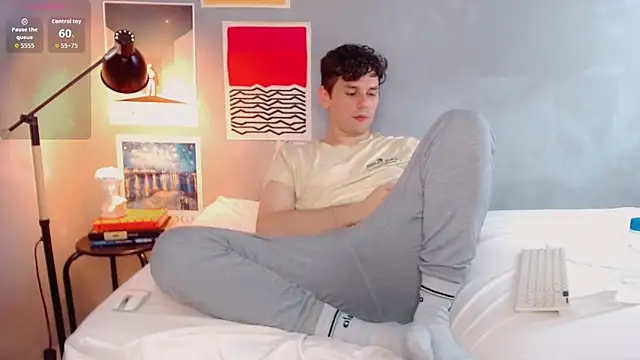 Elio555 online show from October 2025 12:20:01 AM