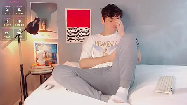 Elio555 online show from November 2025 06:11:01 PM