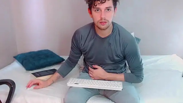 Elio555 online show from January 2025 08:31:02 PM
