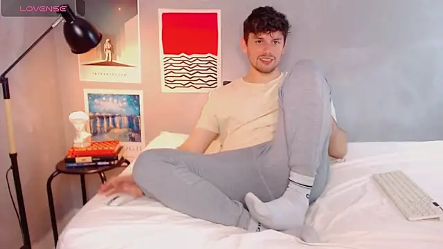 Elio555 online show from October 2025 08:21:01 PM