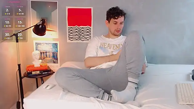 Elio555 online show from November 2025 08:20:02 PM