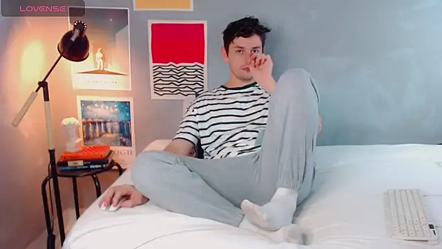 Elio555 online show from November 2025 06:33:01 PM