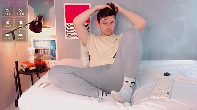 Elio555 online show from December 2025 07:41:01 PM