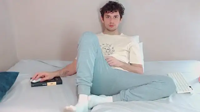 Elio555 online show from February 2025 09:49:02 PM