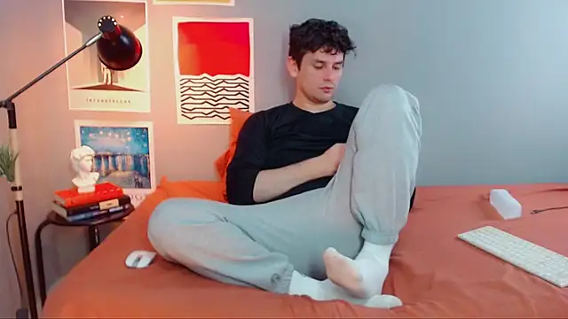 Elio555 online show from September 2025 04:17:01 PM