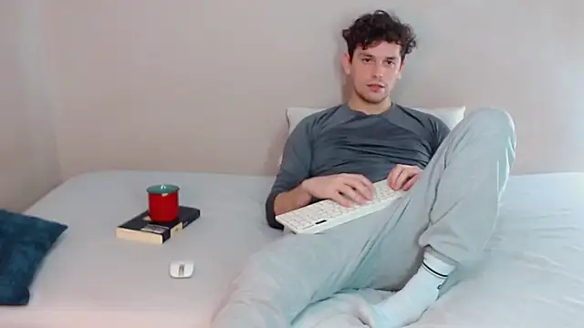 Elio555 online show from March 2025 03:40:01 AM