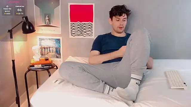 Elio555 online show from December 2025 09:41:01 PM