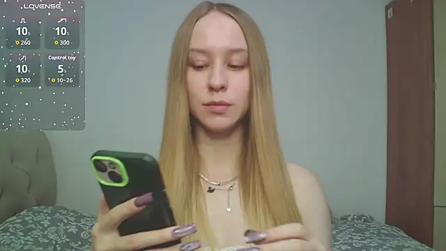 Snapshot of Lily__Devil chatting on March 2026 09:17:01 AM Lily Devil online show from March 2026 09:17:01 AM