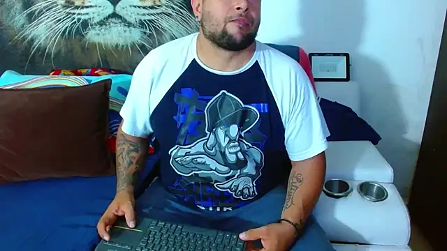 Michaell Myerss  online show from November 2025 08:14:01 PM