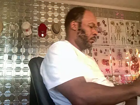 Snapshot of bigshh8 chatting on June 2026 01:28:01 PM bigshh8 online show from June 2026 01:28:01 PM