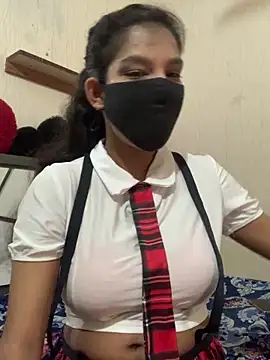 Snapshot of hottiess69 chatting on September 2025 05:33:01 AM hottiess69 online show from September 2025 05:33:01 AM