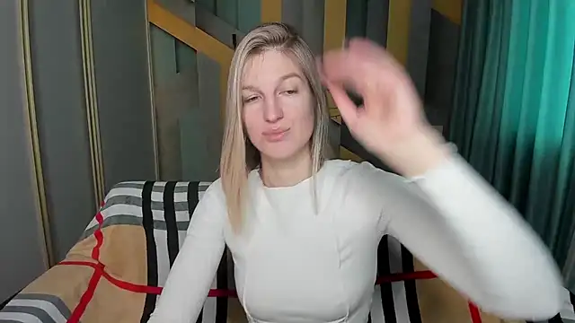 EmilyWalkeri online show from December 2025 07:44:01 AM