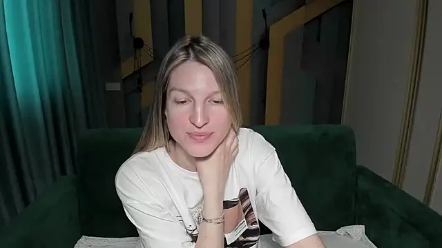 EmilyWalkeri online show from May 2026 06:53:02 AM