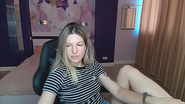 EmilyWalkeri online show from July 2026 07:28:02 AM