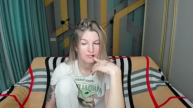 EmilyWalkeri online show from December 2025 08:03:02 AM