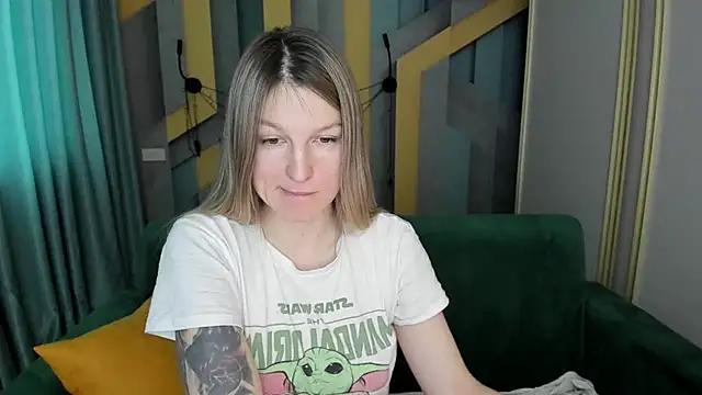 EmilyWalkeri online show from March 2026 07:32:02 AM