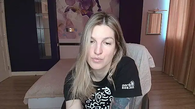 EmilyWalkeri online show from May 2026 06:32:02 AM