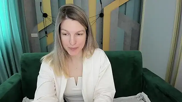 EmilyWalkeri online show from March 2026 07:52:01 AM