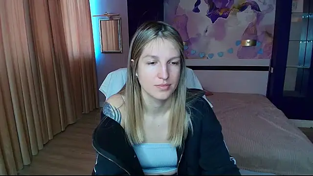 EmilyWalkeri online show from May 2026 06:15:02 AM