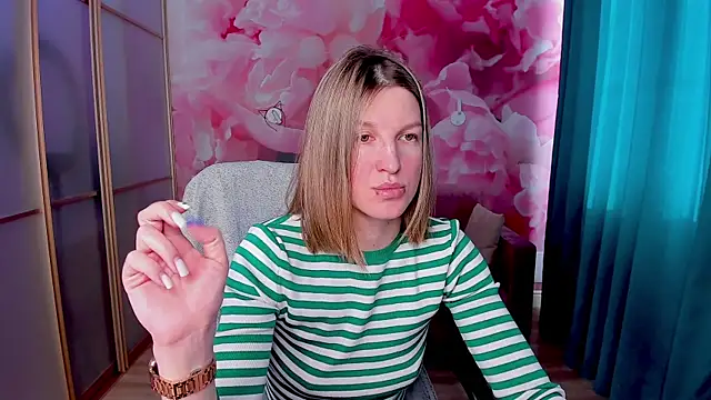 EmilyWalkeri online show from February 2025 08:26:02 AM