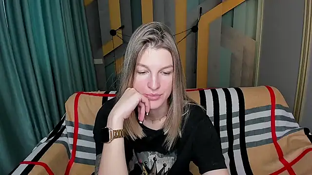 EmilyWalkeri online show from December 2025 07:51:01 AM