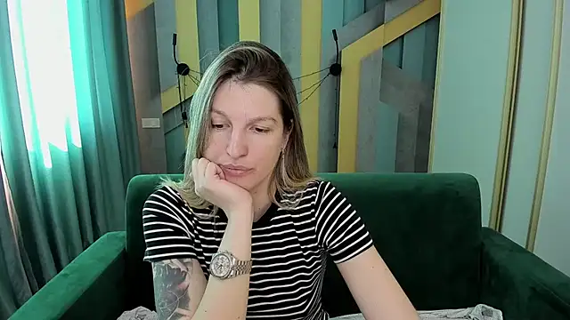 EmilyWalkeri online show from March 2026 07:39:01 AM